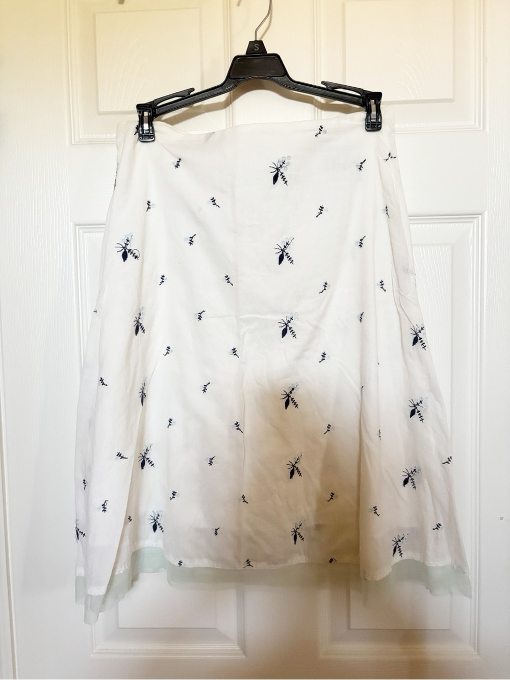 White A-Line Embroidered Motif Skirt